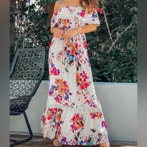 Floral Maxi Dress 🌸